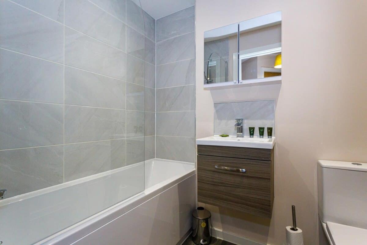 Fantastic 1 Bedroom *